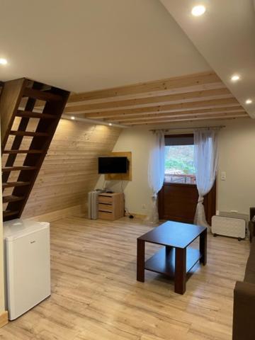 Domek Caloroczny Nad Zalewem U Podnoza Gor Stolowych Радков Екстериор снимка